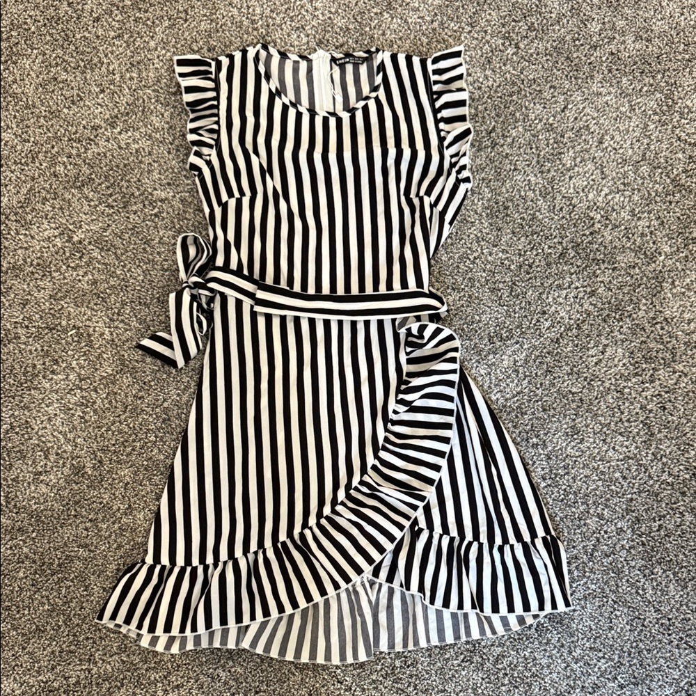 SHEIN Black & white striped dress